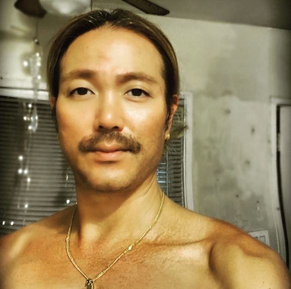 Meet your Posher, Robin - Picture 2 of 4